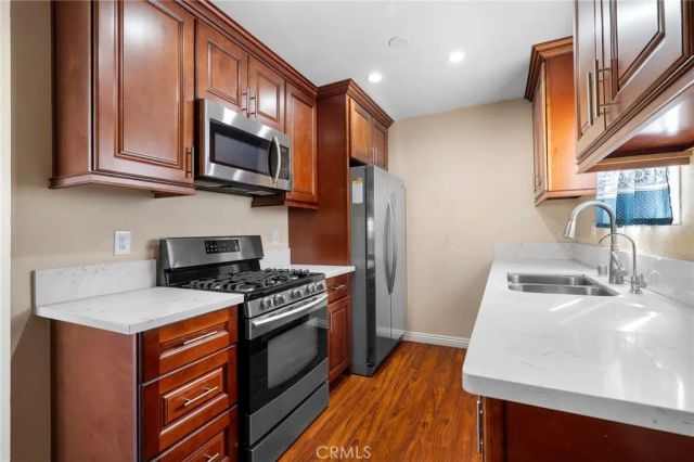 1422 Rock Glen Avenue 203, Glendale, CA 91205
