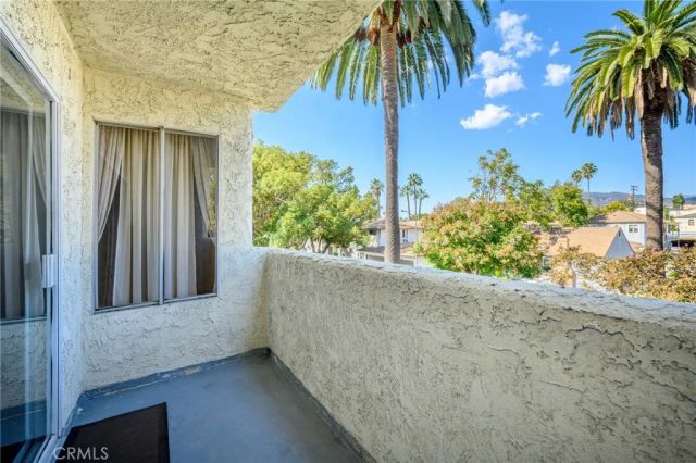 1422 Rock Glen Avenue 203, Glendale, CA 91205