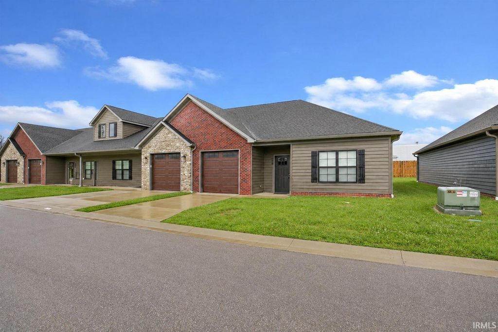 3782 High Pointe Lane, Newburgh, IN 47630