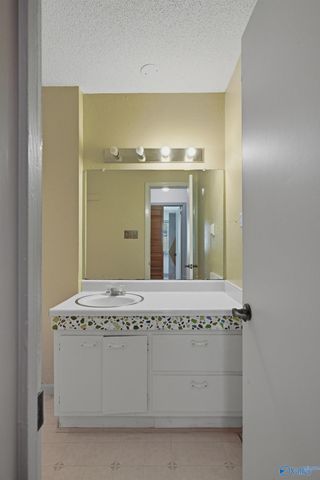 6001 Cowin Drive NW, Huntsville, AL 35810