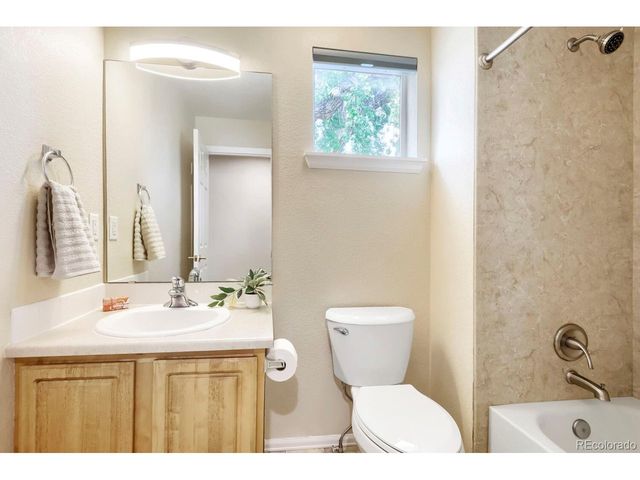 2261 Watersong Cir, Longmont, CO 80504