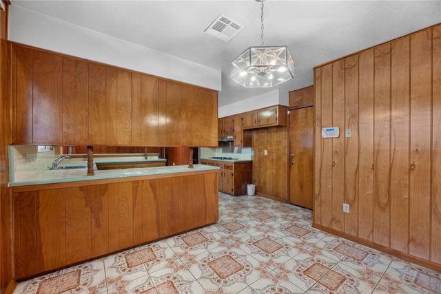 7007 Avenue F, Houston, TX 77011