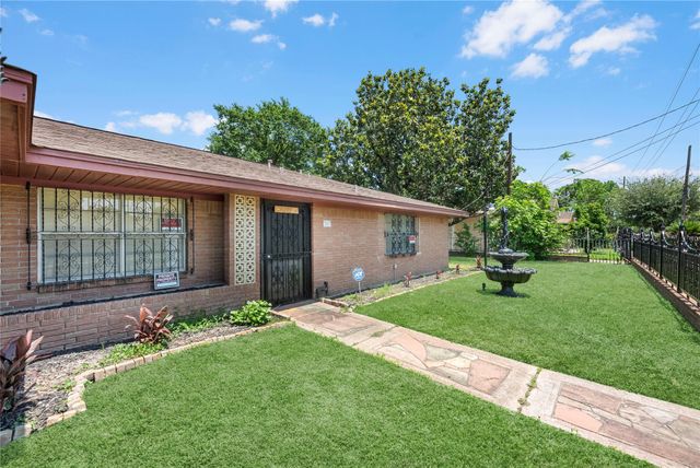 7007 Avenue F, Houston, TX 77011