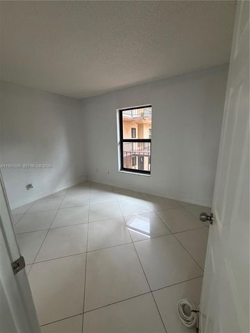 10851 SW 2nd St K216, Sweetwater, FL 33174