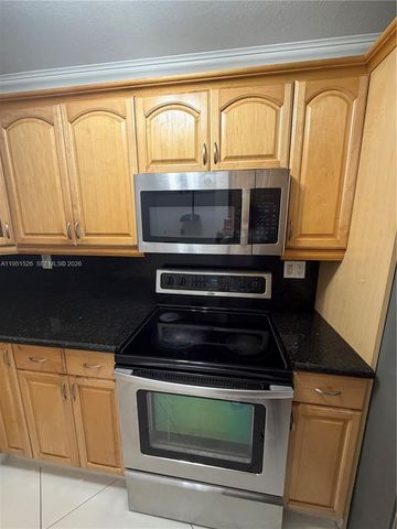 10851 SW 2nd St K216, Sweetwater, FL 33174