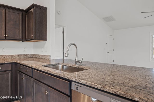 990 Lee Landing Road, New Bern, NC 28560