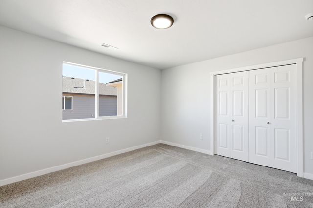 7092 E Marble Springs Dr, Nampa, ID 83687