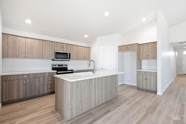 7092 E Marble Springs Dr, Nampa, ID 83687