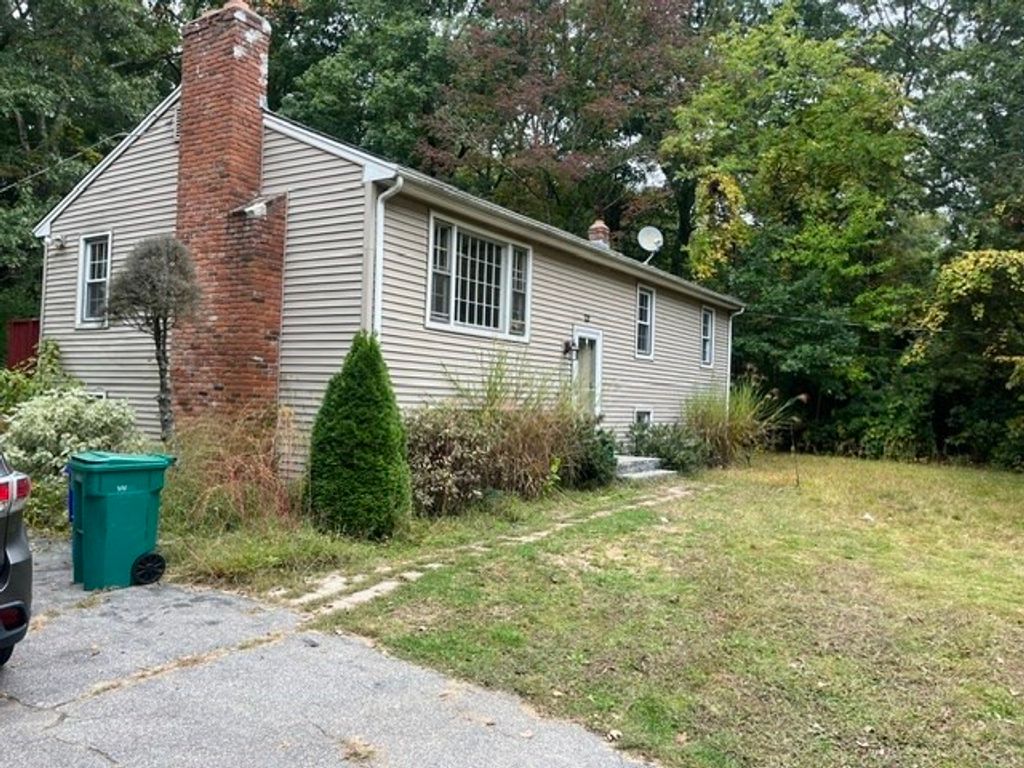 640 Oakhill Ave, Attleboro, MA 02703