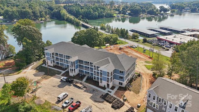4455 Reed Creek Drive 202, Sherrills Ford, NC 28673
