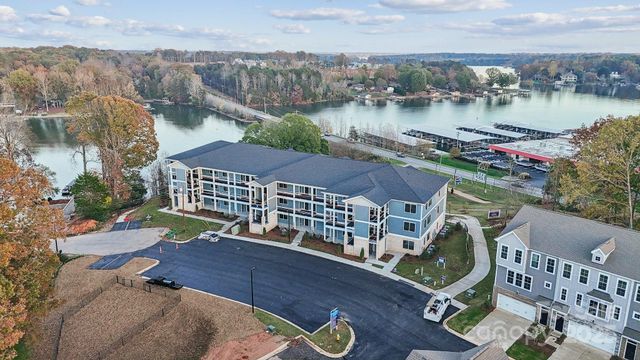 4455 Reed Creek Drive 202, Sherrills Ford, NC 28673