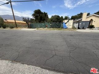 2100 Glenrose Avenue, Altadena, CA 91001