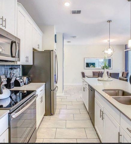 452 OCEAN COURSE AVENUE, Davenport, FL 33896