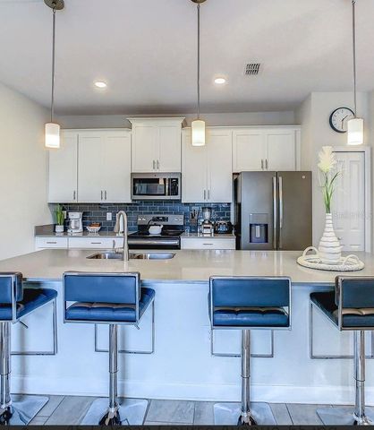 452 OCEAN COURSE AVENUE, Davenport, FL 33896