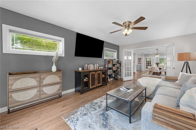 17400 Clifton Boulevard, Lakewood, OH 44107