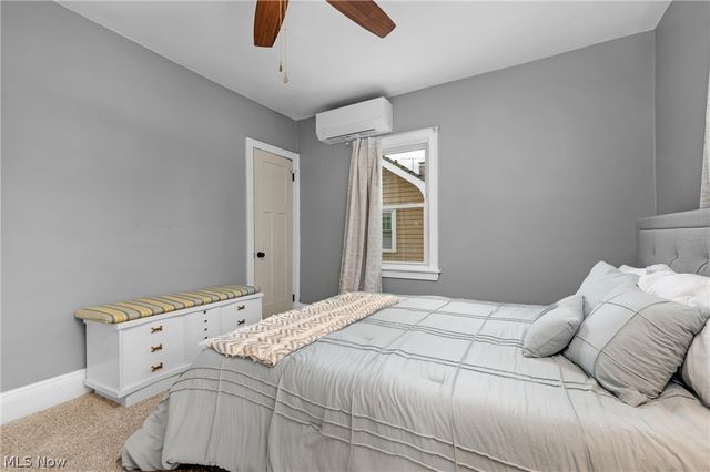 17400 Clifton Boulevard, Lakewood, OH 44107