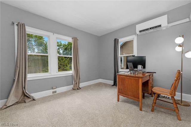 17400 Clifton Boulevard, Lakewood, OH 44107