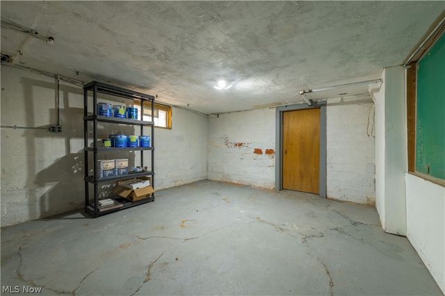 17400 Clifton Boulevard, Lakewood, OH 44107