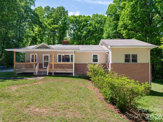 146 Fairmont Road, Candler, NC 28715