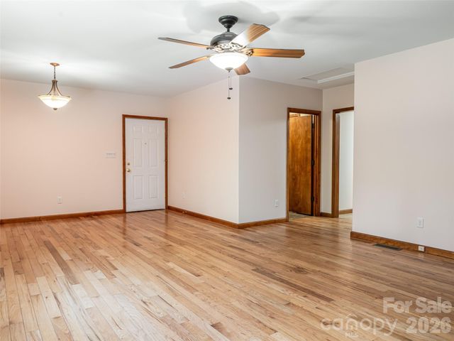 146 Fairmont Road, Candler, NC 28715
