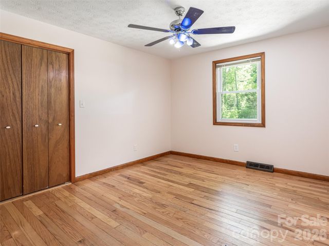 146 Fairmont Road, Candler, NC 28715