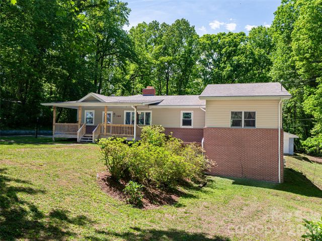 146 Fairmont Road, Candler, NC 28715