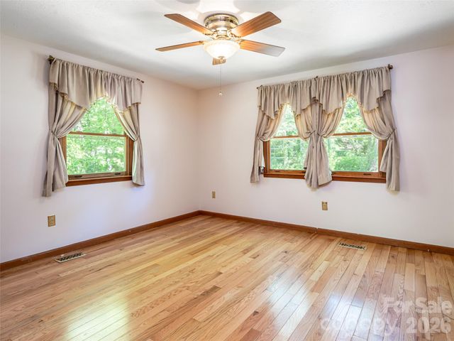 146 Fairmont Road, Candler, NC 28715