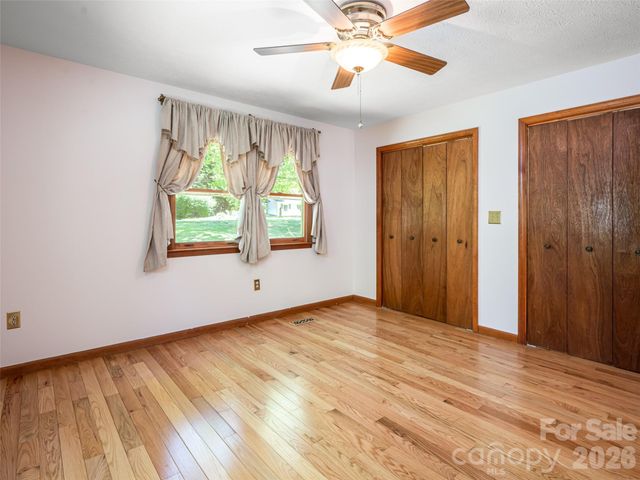 146 Fairmont Road, Candler, NC 28715
