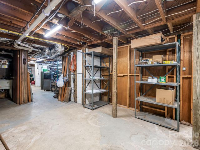 146 Fairmont Road, Candler, NC 28715