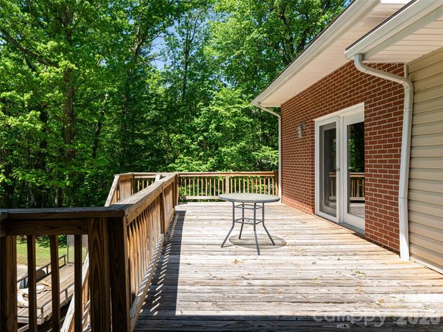 146 Fairmont Road, Candler, NC 28715