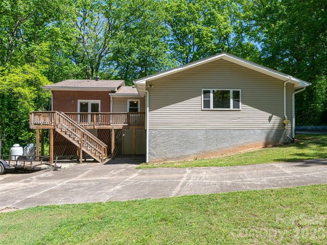 146 Fairmont Road, Candler, NC 28715