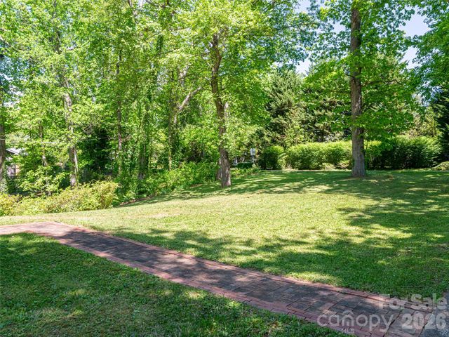 146 Fairmont Road, Candler, NC 28715