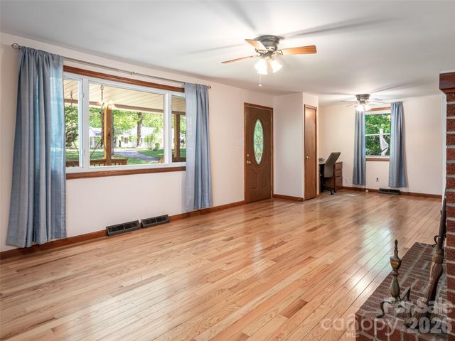 146 Fairmont Road, Candler, NC 28715