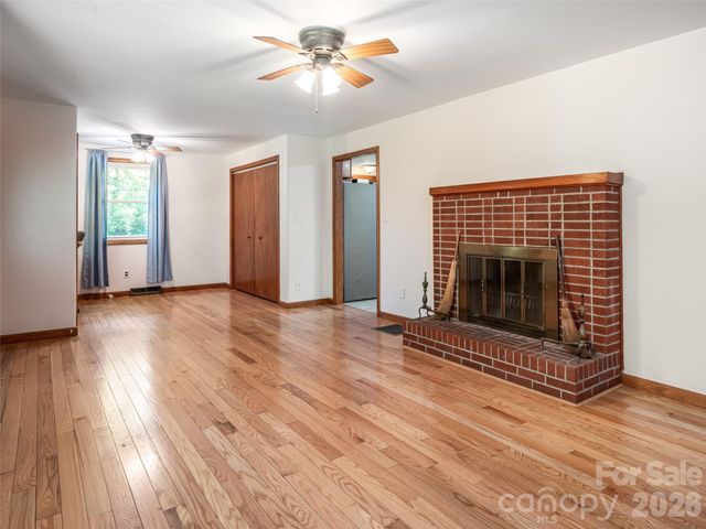 146 Fairmont Road, Candler, NC 28715