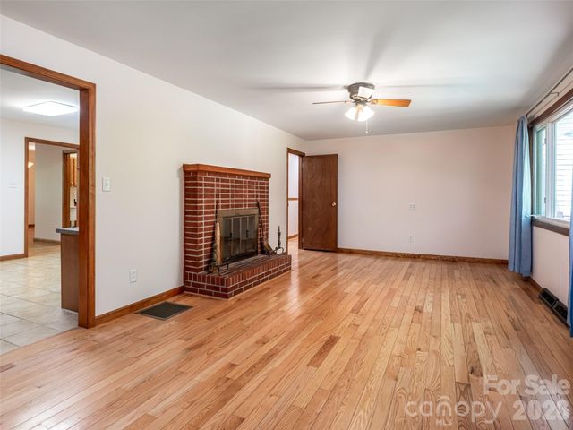 146 Fairmont Road, Candler, NC 28715
