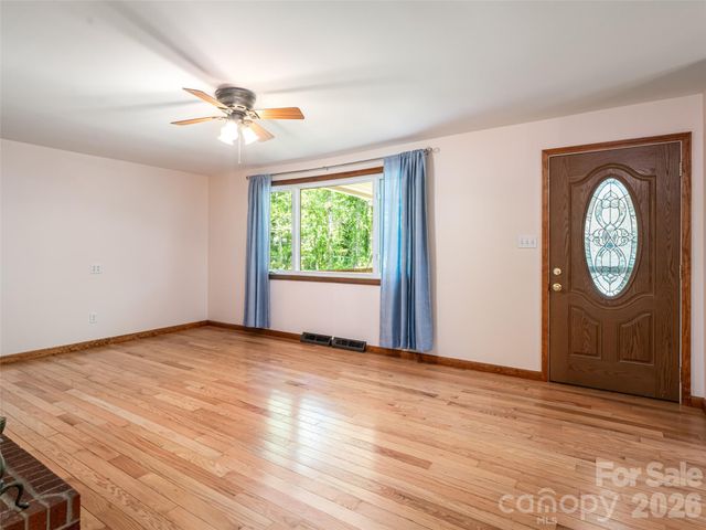 146 Fairmont Road, Candler, NC 28715