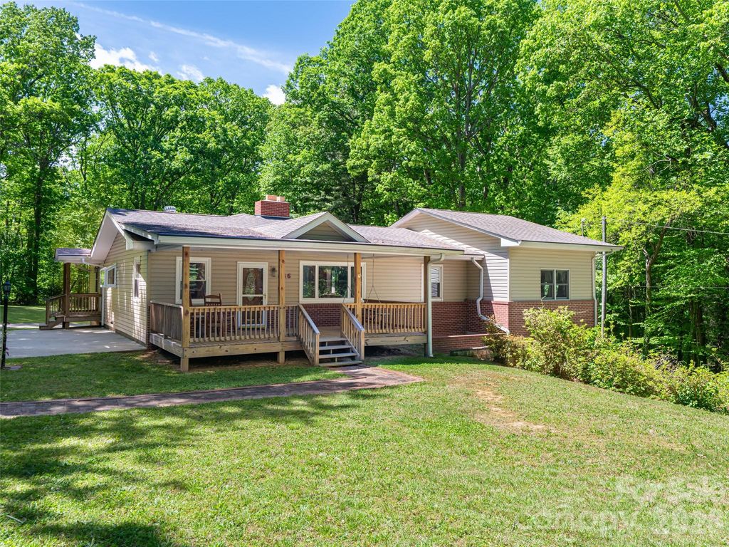 146 Fairmont Road, Candler, NC 28715
