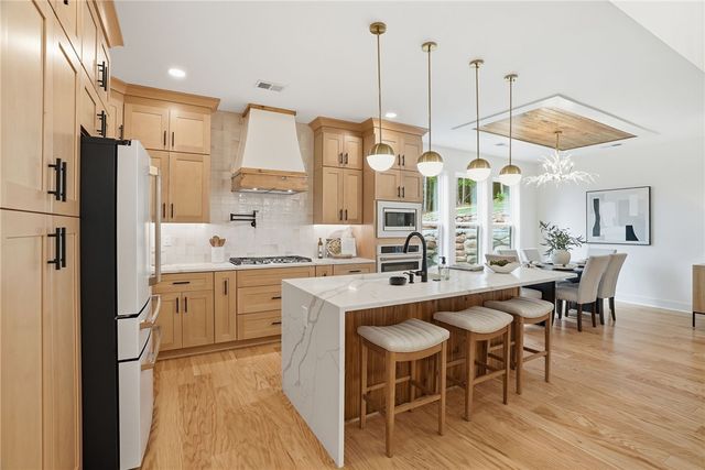 119 S Shore Drive, Fair Play, SC 29643