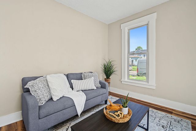 11 E Southern Avenue 11 E Southern Avenue, Springfield, OH 45506