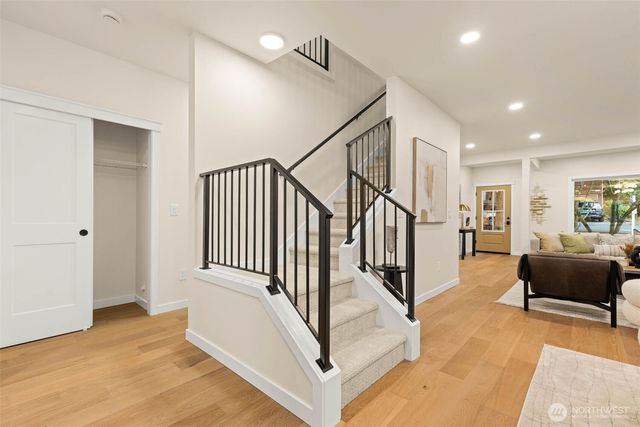 10733 Interlake Avenue N, Seattle, WA 98133