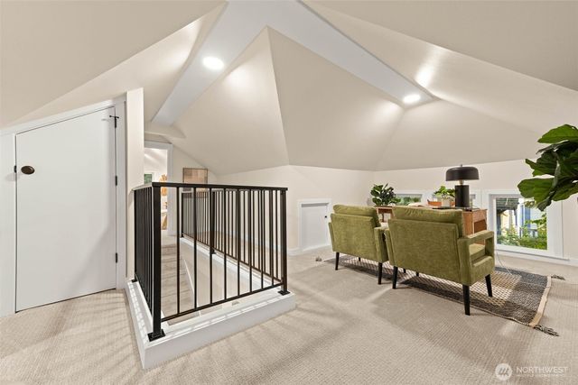 10733 Interlake Avenue N, Seattle, WA 98133