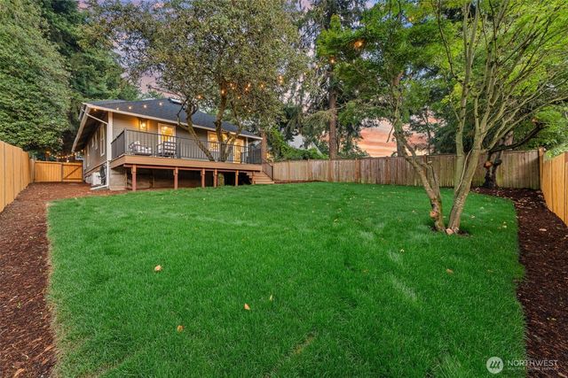 10733 Interlake Avenue N, Seattle, WA 98133