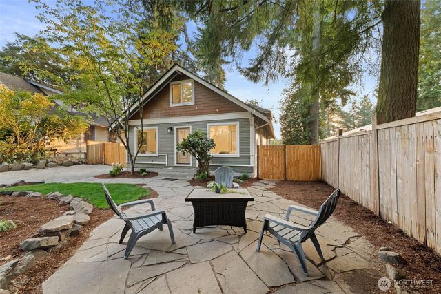 10733 Interlake Avenue N, Seattle, WA 98133