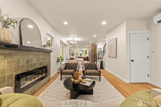 10733 Interlake Avenue N, Seattle, WA 98133