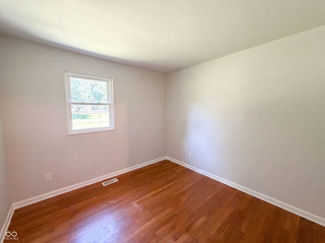 2883 S Wollenweber Road, New Palestine, IN 46163