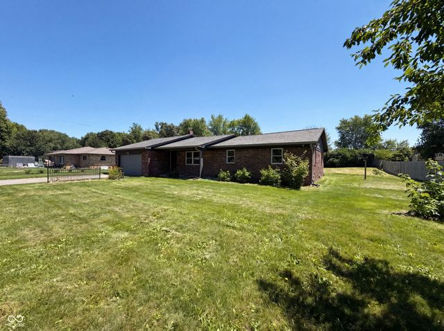 2883 S Wollenweber Road, New Palestine, IN 46163