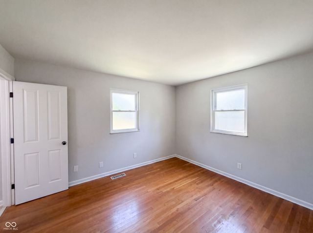 2883 S Wollenweber Road, New Palestine, IN 46163