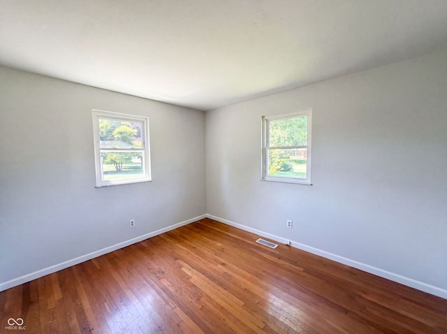 2883 S Wollenweber Road, New Palestine, IN 46163
