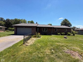 2883 S Wollenweber Road, New Palestine, IN 46163