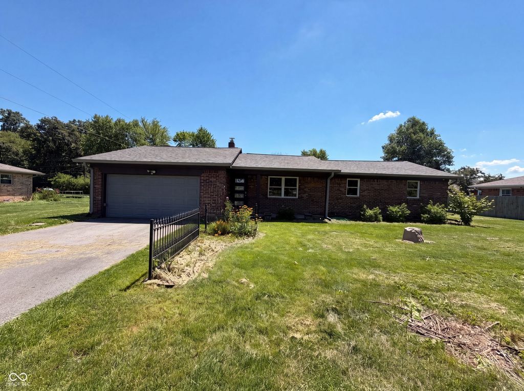 2883 S Wollenweber Road, New Palestine, IN 46163
